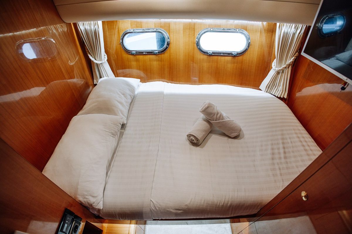 Cabin on Happy3, a Yaretti 2210 yacht at Split, Croatia