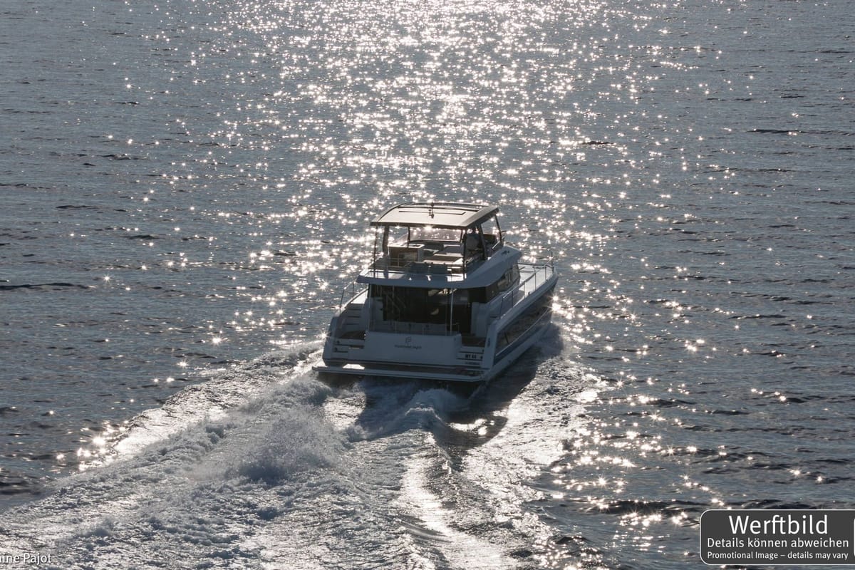 Exterior view of Mamma Mia, a Fountaine Pajot MY6 catamaran at Palma de Mallorca, Spain