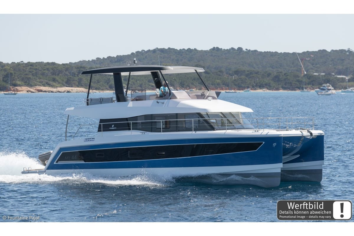 Exterior view of Mamma Mia, a Fountaine Pajot MY6 catamaran at Palma de Mallorca, Spain