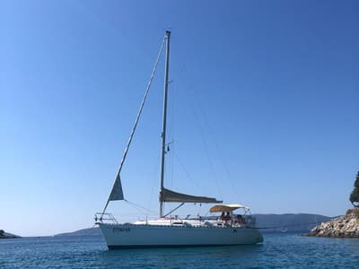 Salon of Tommy, a Dufour 36 Classic sailboat at Grad Pula, Croatia