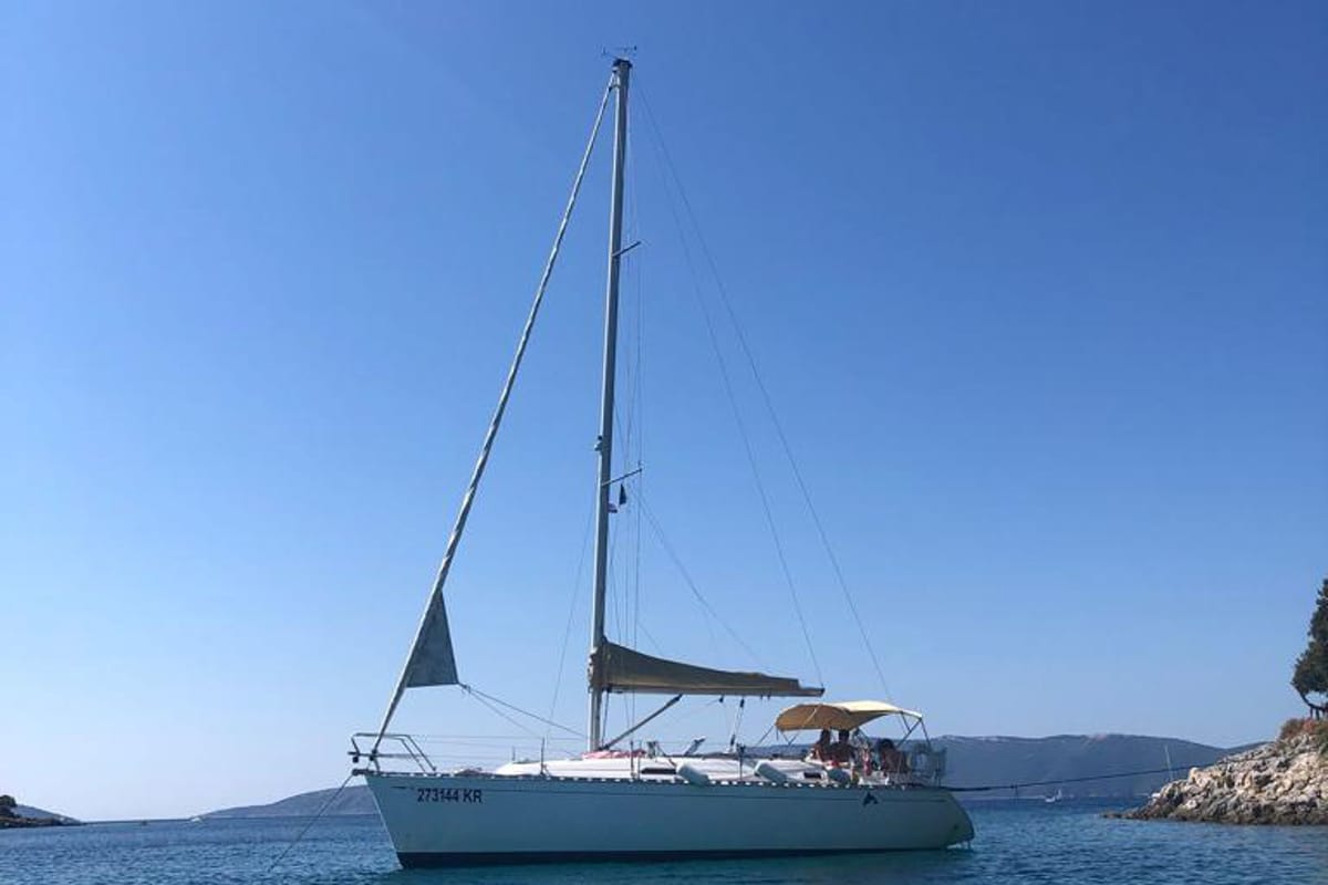 Salon of Tommy, a Dufour 36 Classic sailboat at Grad Pula, Croatia