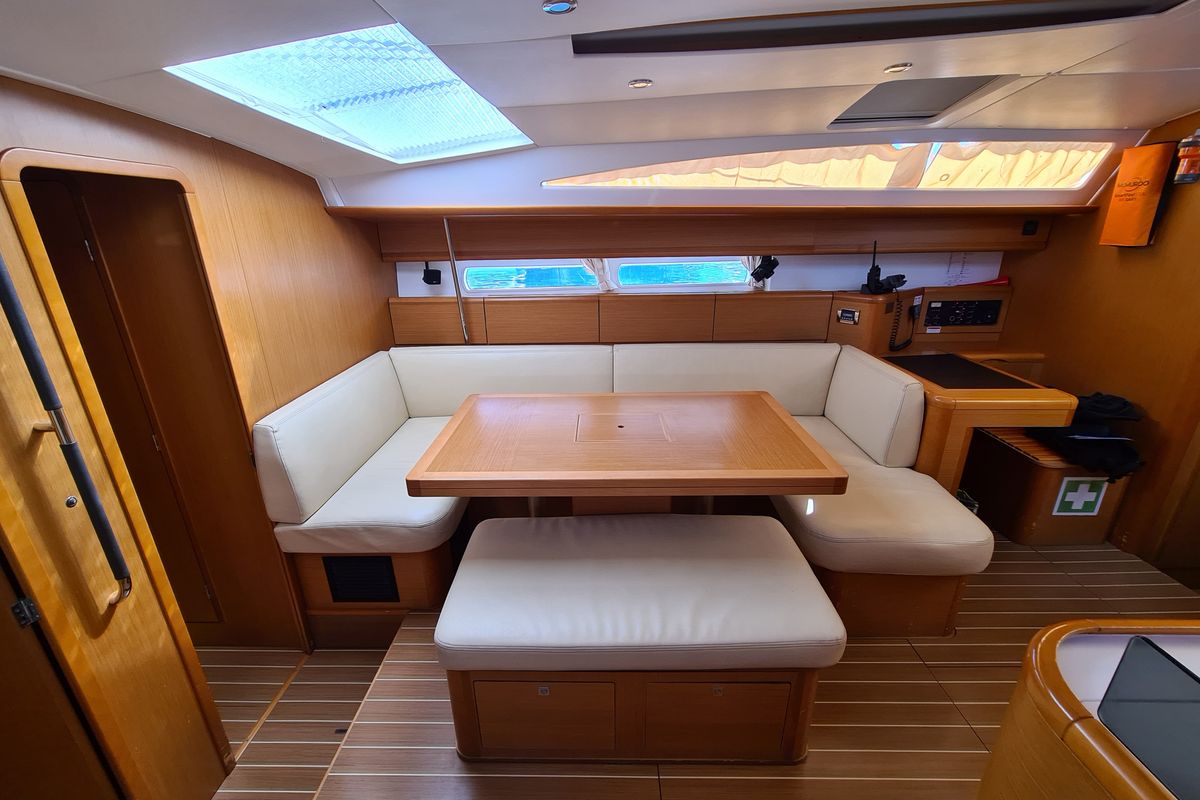 Salon of MAKEMO, a Jeanneau 53 sailboat at Općina Rogoznica, Croatia