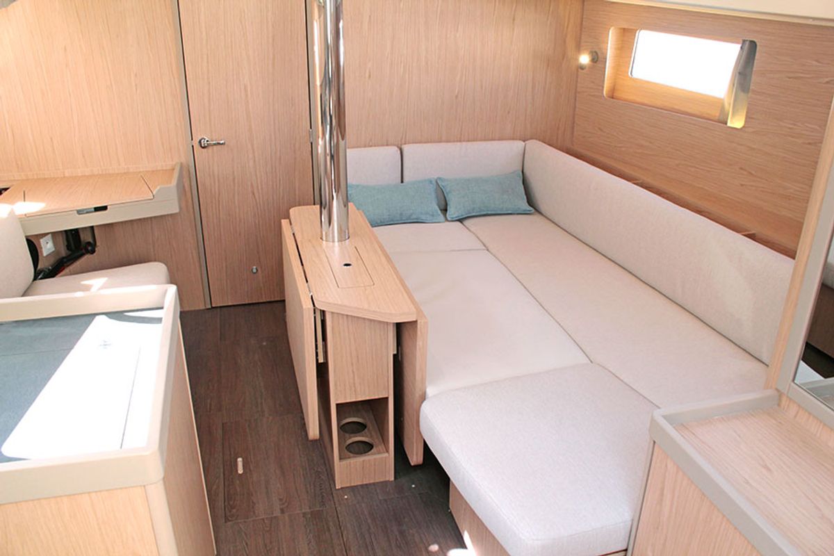 Salon of Under Pressure, a Beneteau Oceanis 41.1 sailboat at Palma de Mallorca, Spain