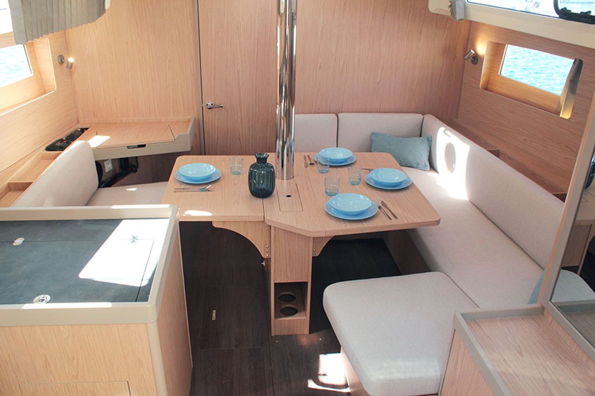 Salon of Under Pressure, a Beneteau Oceanis 41.1 sailboat at Palma de Mallorca, Spain