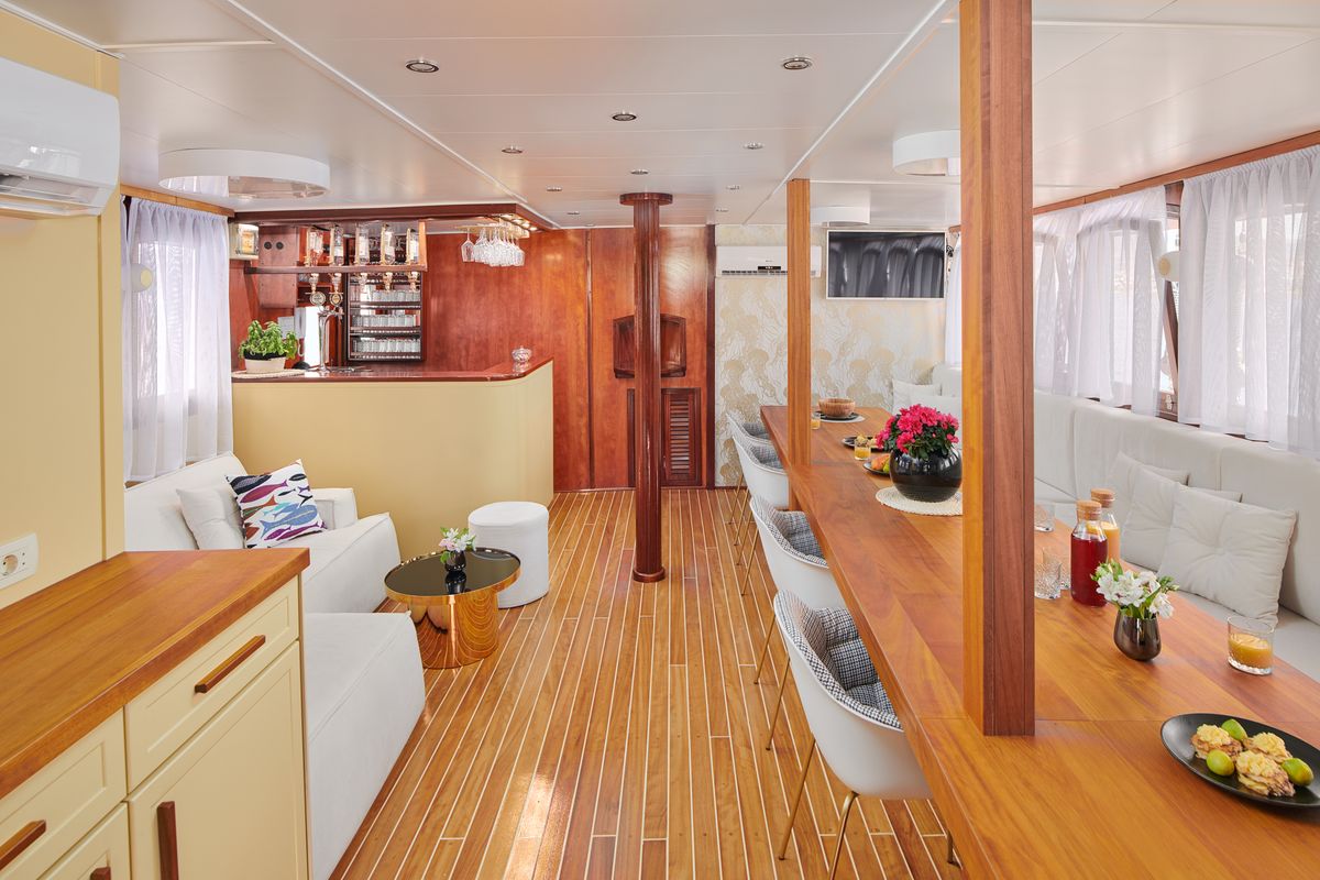 Salon of Cataleya, a Custom Made Cataleya yacht at Jesenice, Croatia