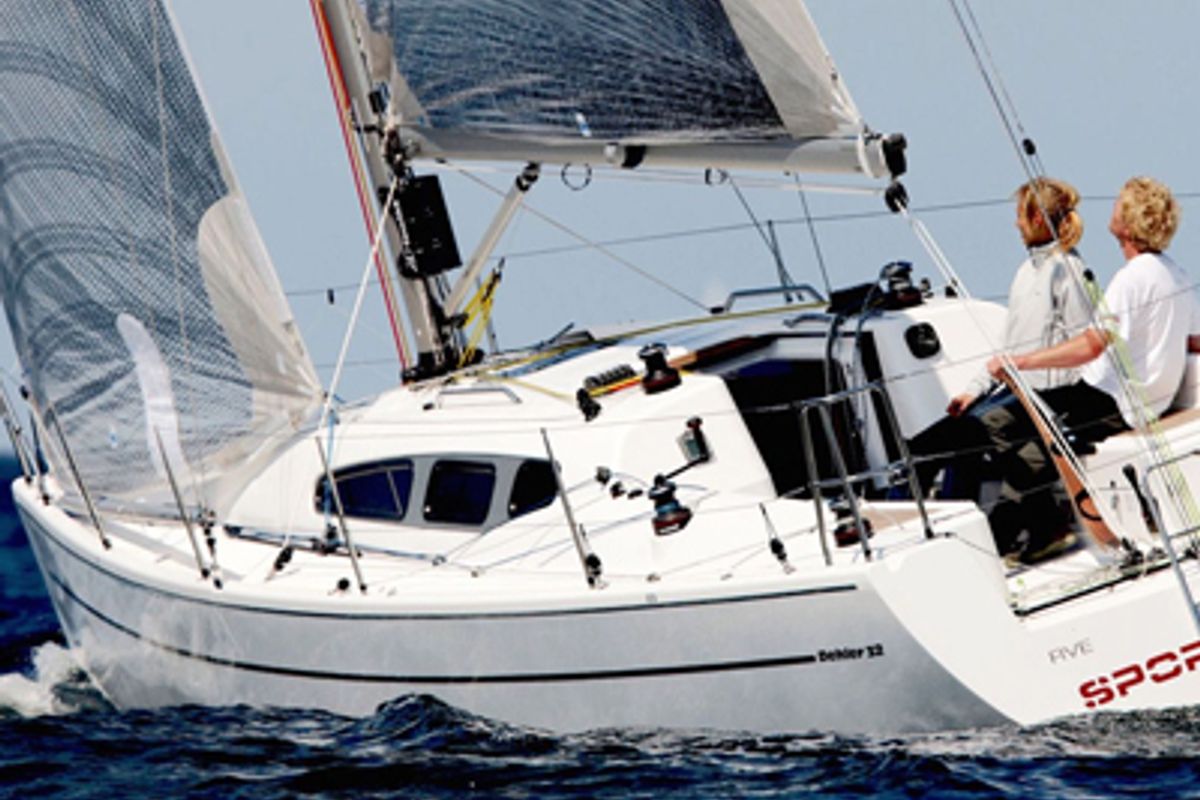 Exterior view of Lorine, a Dehler 32 sailboat at Port Navalo, France