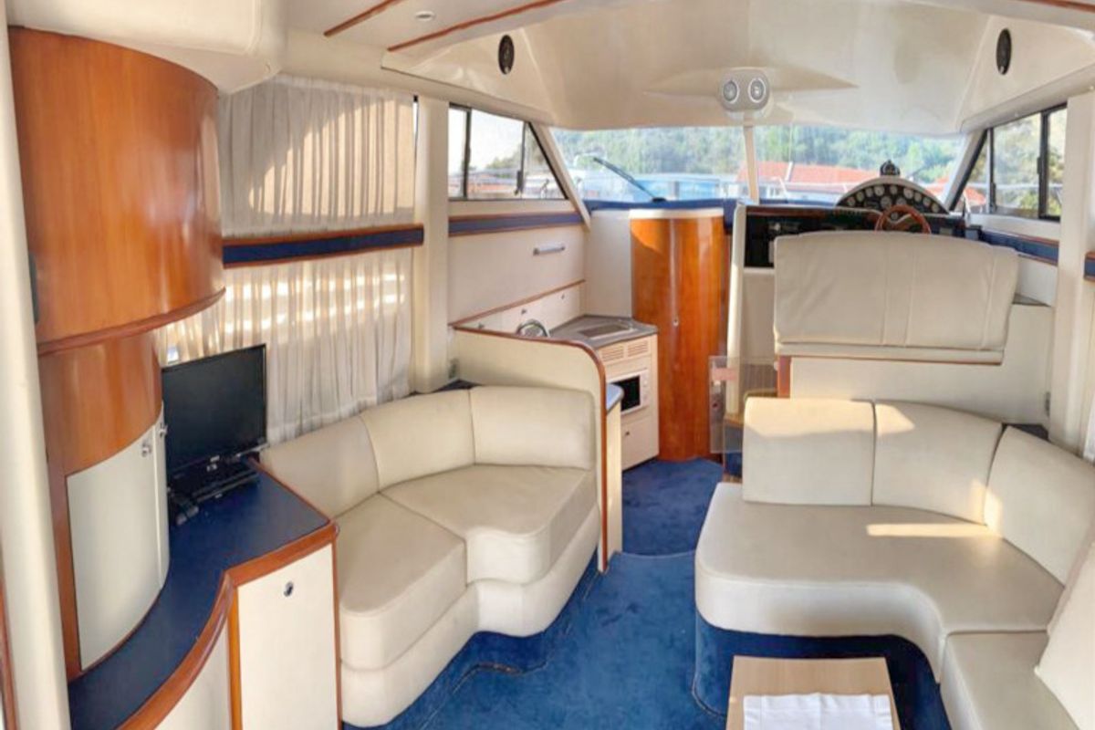 Salon of Julia, a Fairline Boats Fairlane Phantom 40 motorboat at Primošten, Croatia