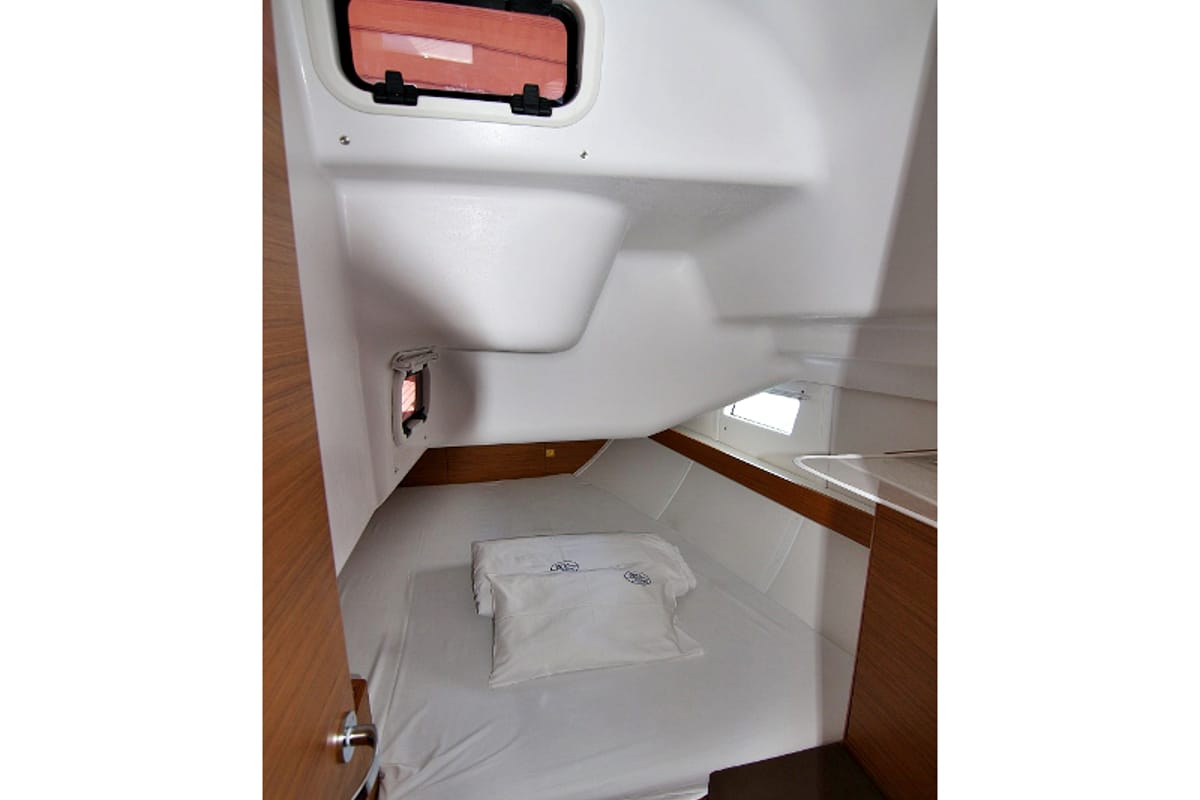 Cabin on Lyra, a Elan Impression 40 sailboat at Općina Sukošan, Croatia