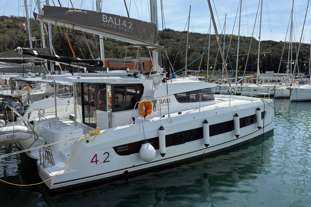 Exterior view of La Luna 77, a Bali 4.2 catamaran at Grad Pula, Croatia