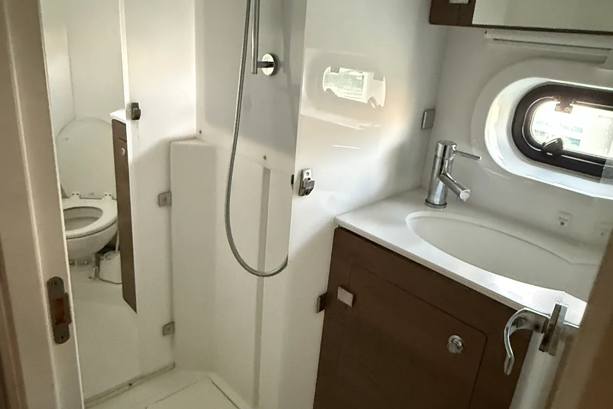 Head on La Luna 77, a Bali 4.2 catamaran at Grad Pula, Croatia