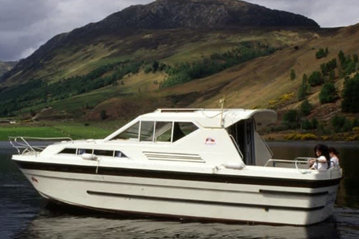 Exterior view of Cygnet WHS - Budget 1, a Cygnet WHS motorboat at Laggan, United Kingdom