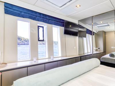 Cabin on Honeybird, a Sunreef Yachts Sunreef 80 catamaran at Grad Šibenik, Croatia