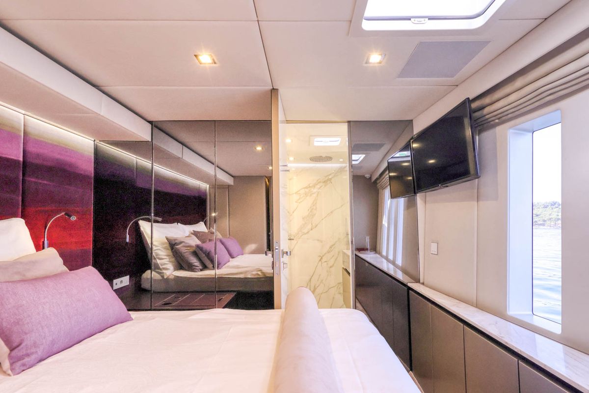 Cabin on Honeybird, a Sunreef Yachts Sunreef 80 catamaran at Grad Šibenik, Croatia