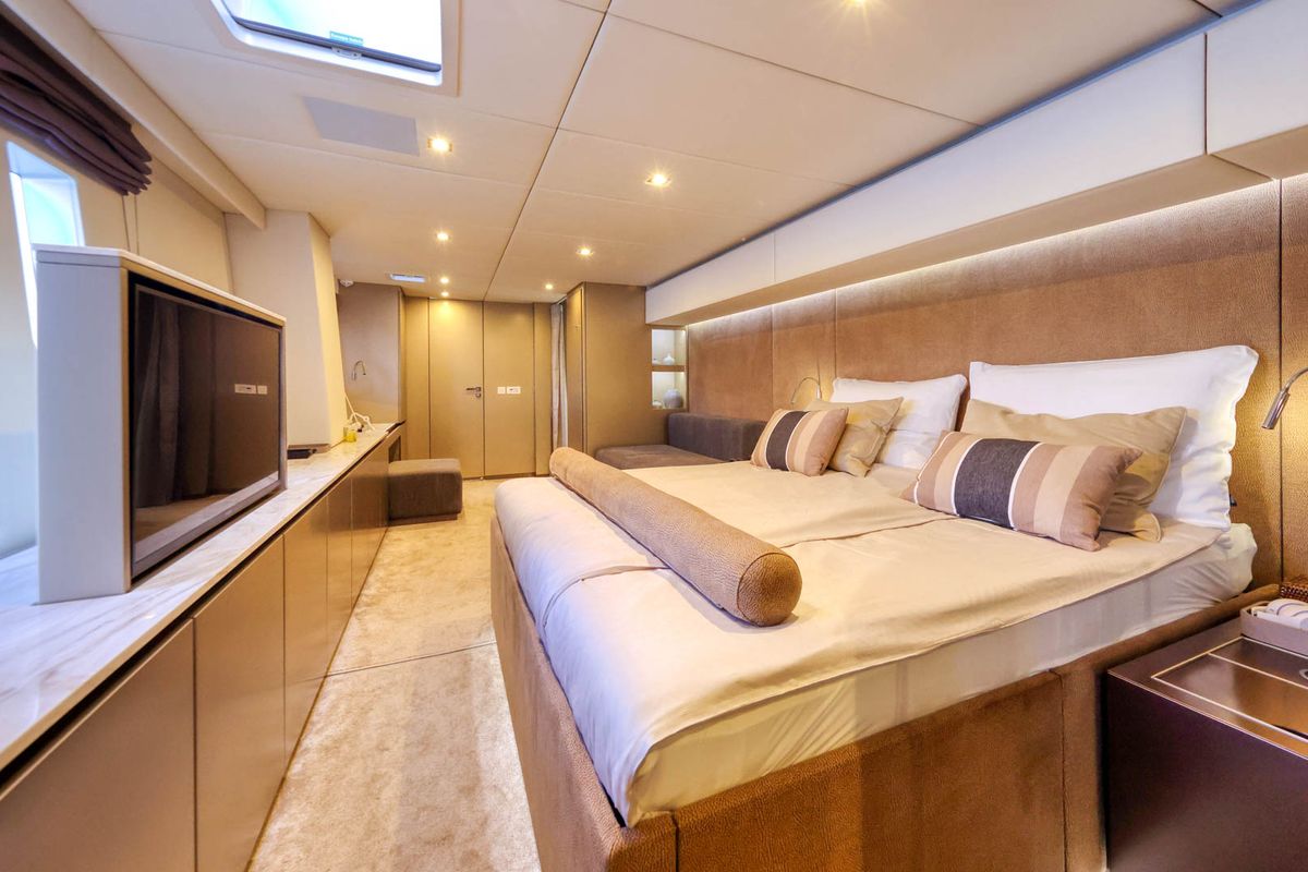 Cabin on Honeybird, a Sunreef Yachts Sunreef 80 catamaran at Grad Šibenik, Croatia