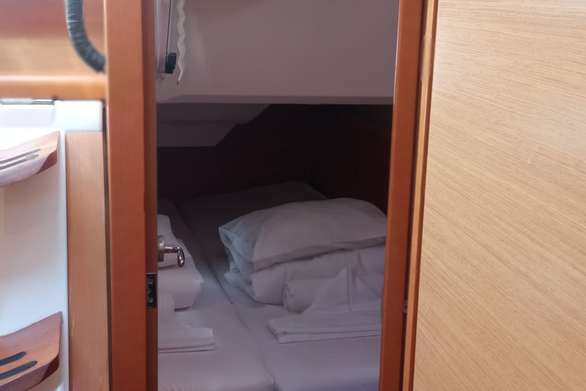 Cabin on talelli, a Jeanneau Sun Odyssey 379 sailboat at Kontokali, Greece