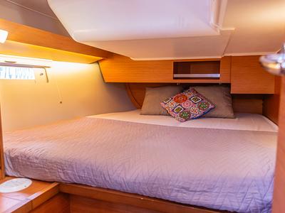 Cabin on Si Può Fare, a Dufour 430 sailboat at Palermo, Italy