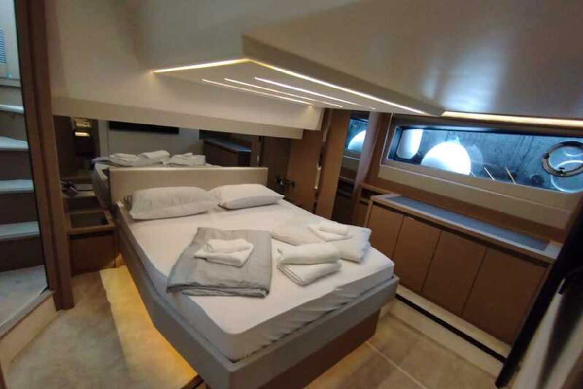 Cabin on Baby Indy, a Jeanneau Prestige 520 Flybridge yacht at Split, Croatia