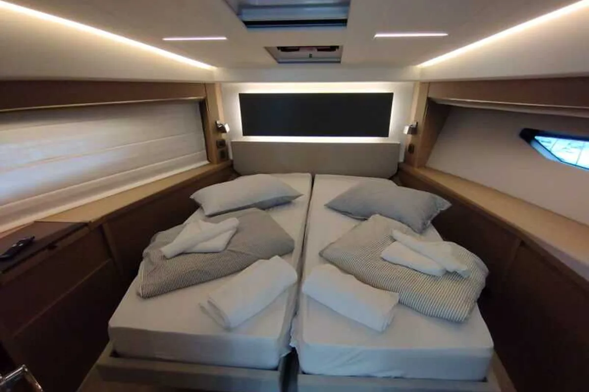 Cabin on Baby Indy, a Jeanneau Prestige 520 Flybridge yacht at Split, Croatia