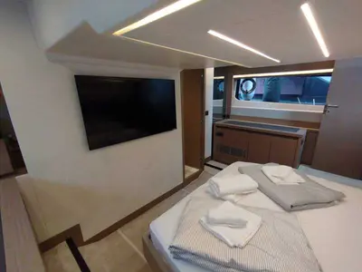 Cabin on Baby Indy, a Jeanneau Prestige 520 Flybridge yacht at Split, Croatia