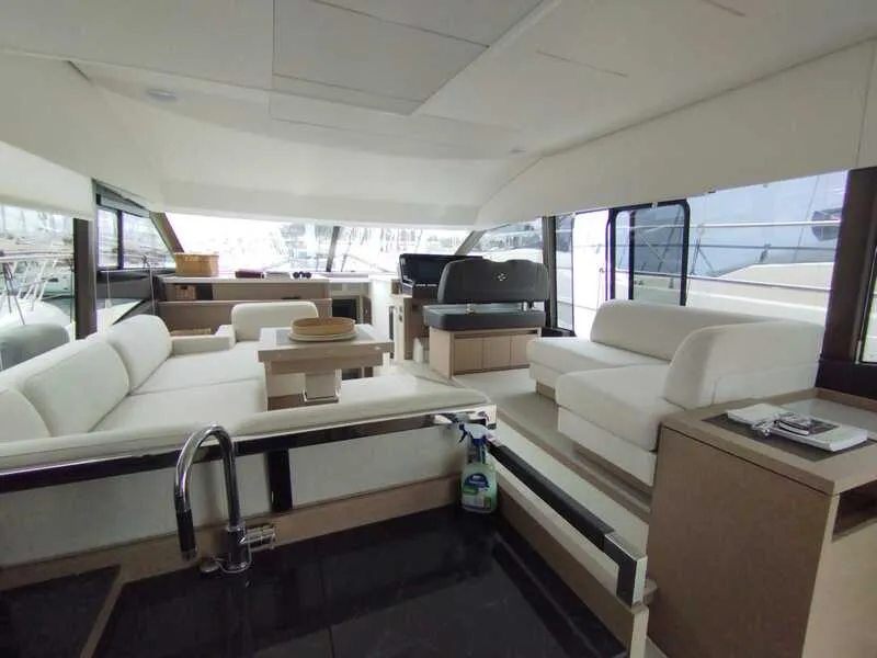 Salon of Baby Indy, a Jeanneau Prestige 520 Flybridge yacht at Split, Croatia