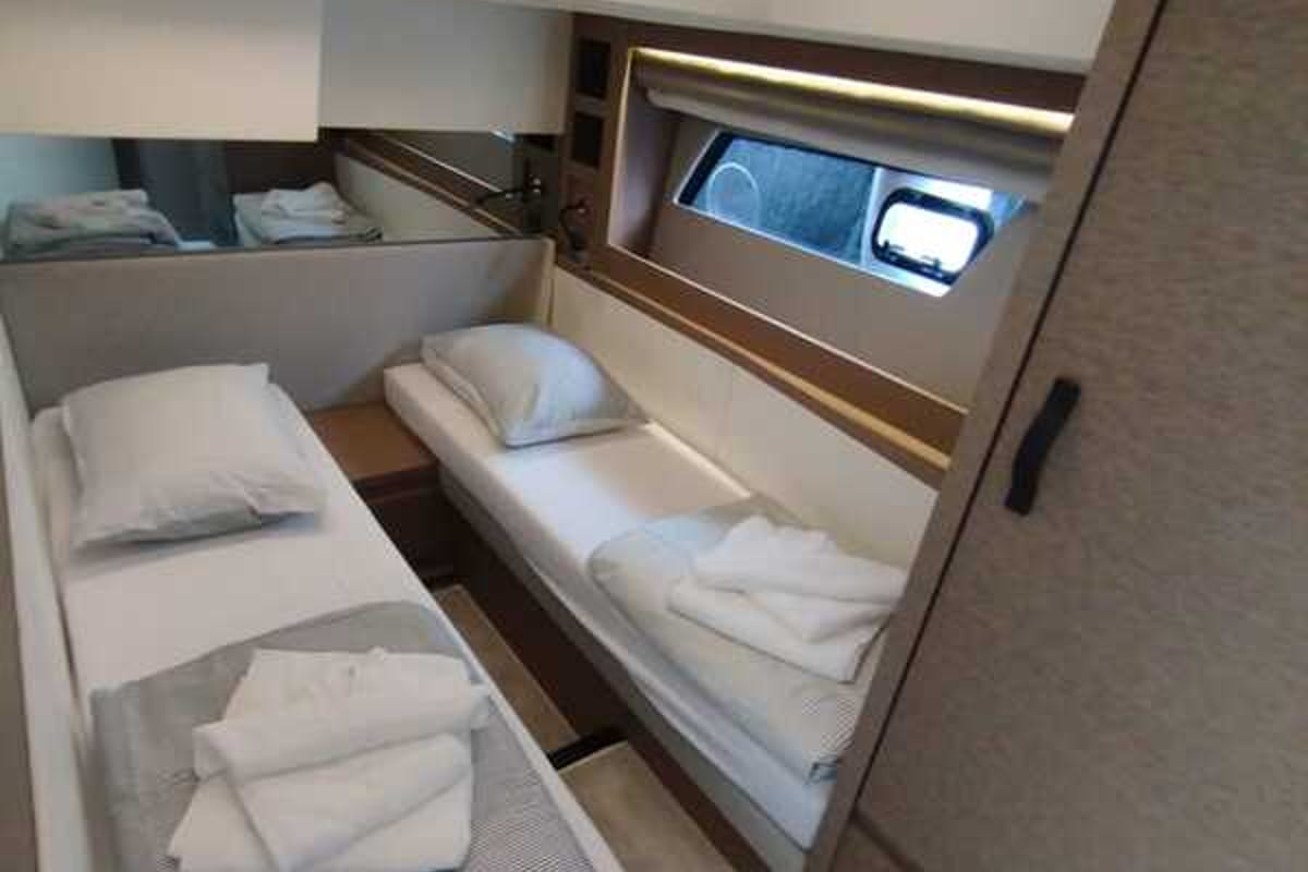 Cabin on Baby Indy, a Jeanneau Prestige 520 Flybridge yacht at Split, Croatia