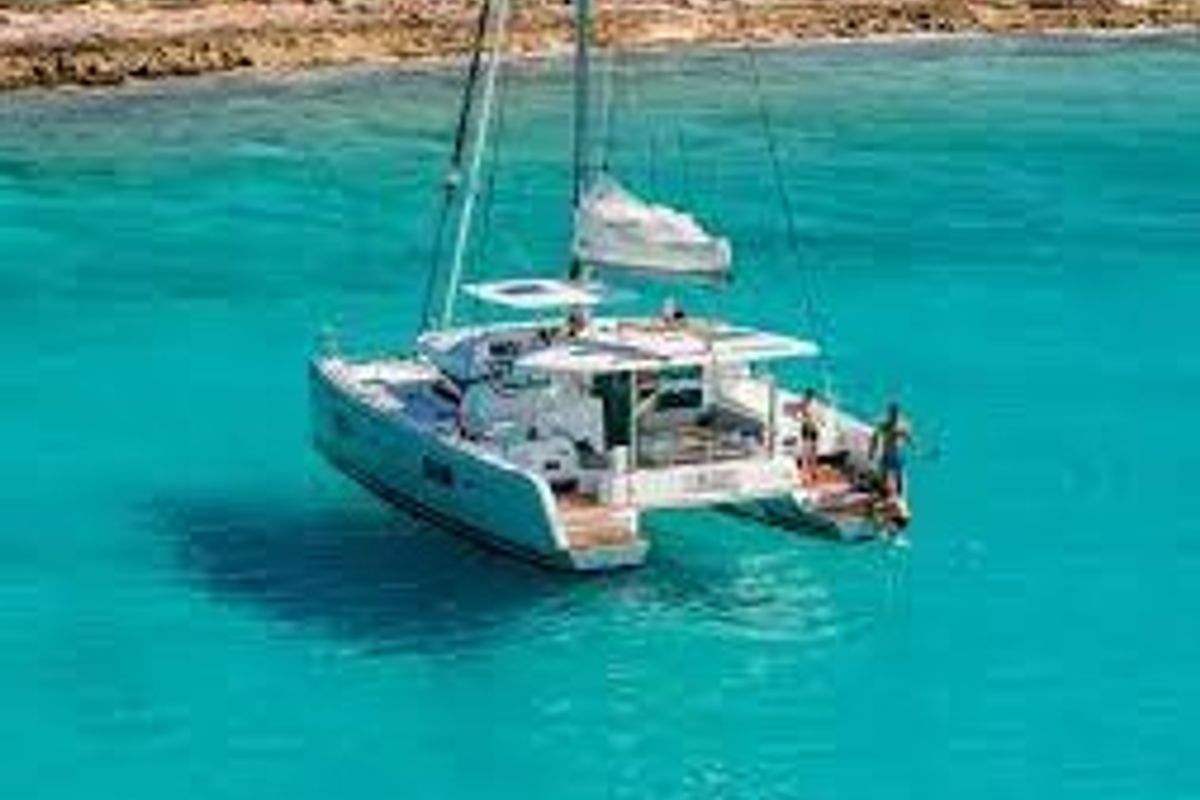 Exterior view of ULYS I, a Lagoon 42 catamaran at Alameda, United States