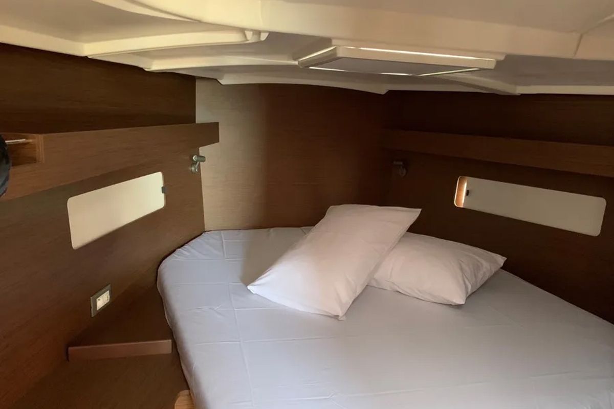 Cabin on Avra, a Beneteau Oceanis 40.1 sailboat at Volos Municipality, Greece