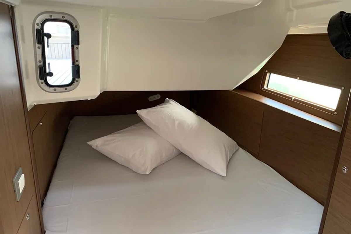 Cabin on Avra, a Beneteau Oceanis 40.1 sailboat at Volos Municipality, Greece
