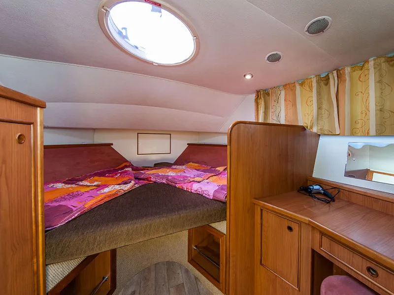 Cabin on E400-12, a Pénichette Europa E.400 motorboat at Saint-Martin-sur-Oust, France