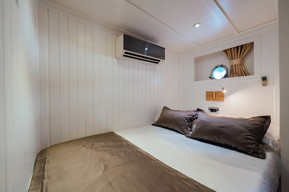 Cabin on Maske, a Fethiye Shipyard Maske yacht at Grad Kaštela, Croatia