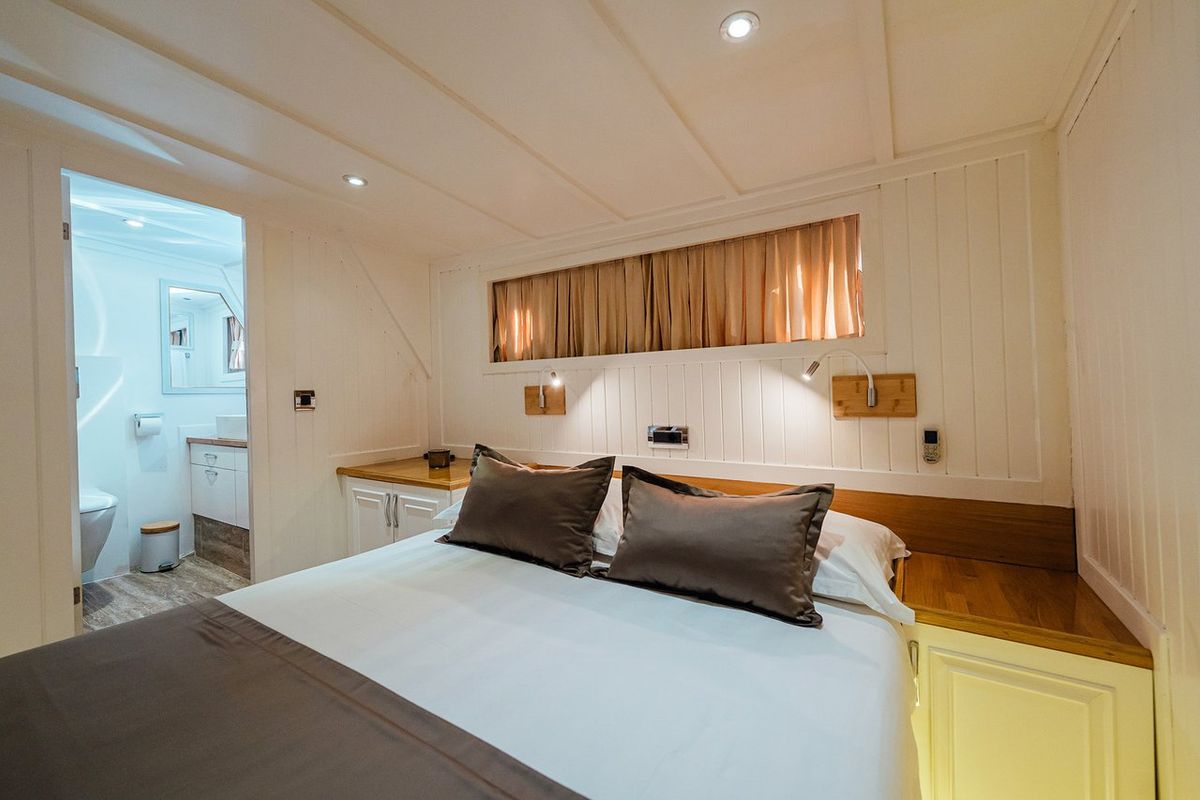 Cabin on Maske, a Fethiye Shipyard Maske yacht at Grad Kaštela, Croatia