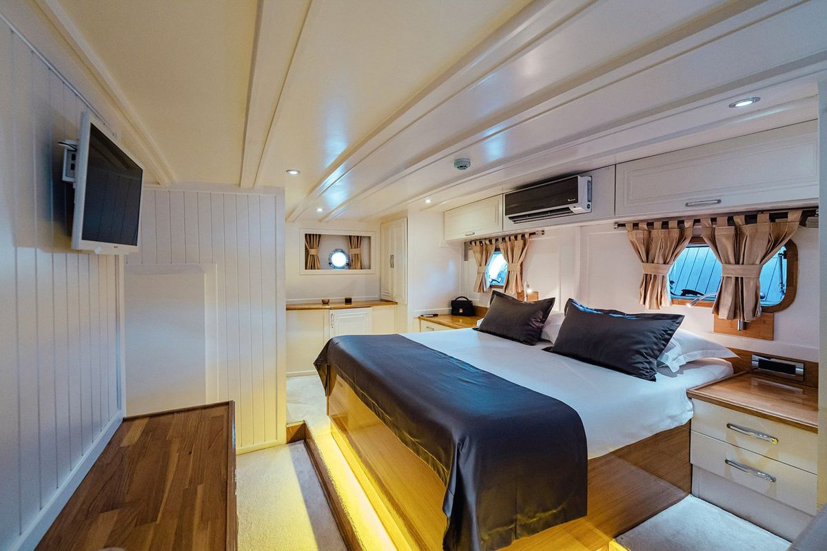 Cabin on Maske, a Fethiye Shipyard Maske yacht at Grad Kaštela, Croatia