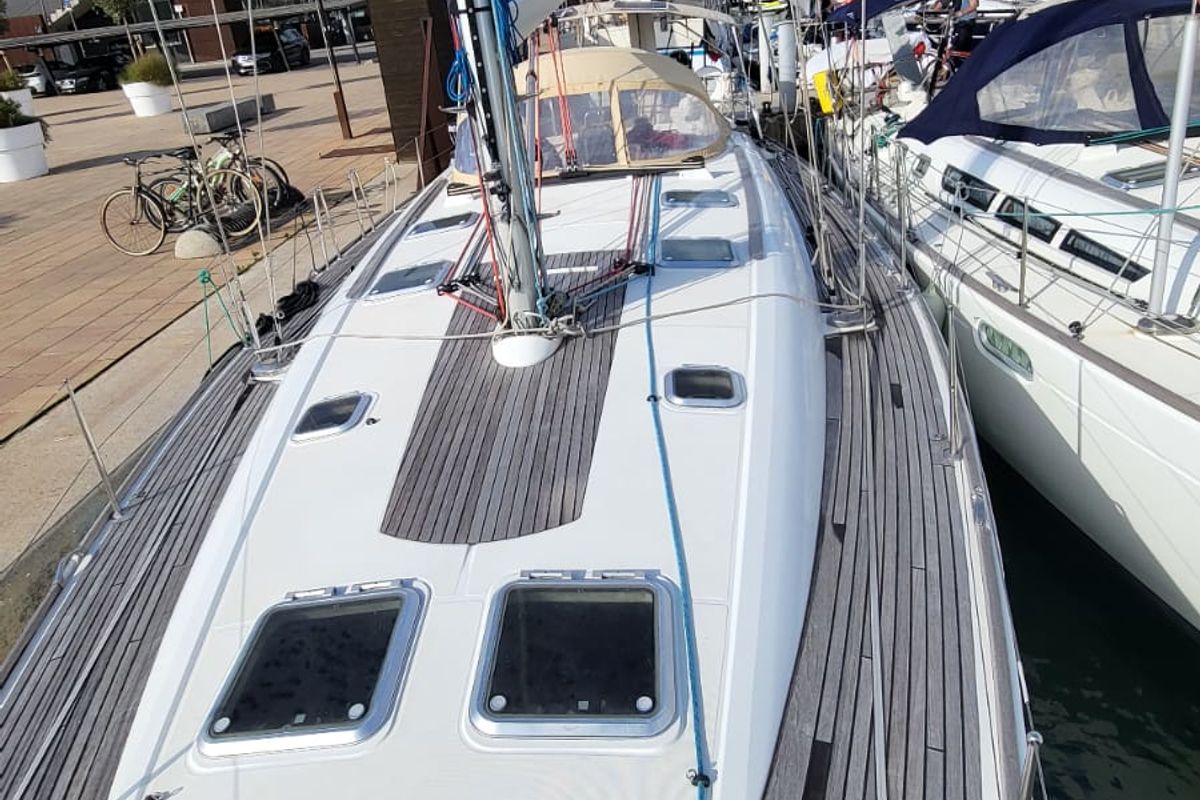Deck of Vivanita, a Jeanneau Sun Odyssey 49 sailboat at Grimaud, France