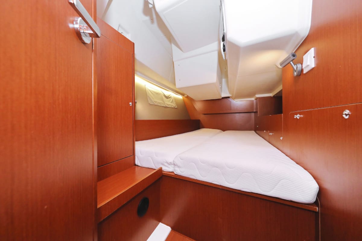Cabin on Seven, a Beneteau Oceanis 41.1 sailboat at Zadar, Croatia