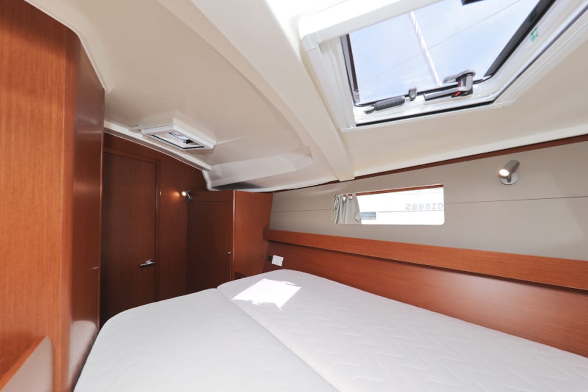 Cabin on Seven, a Beneteau Oceanis 41.1 sailboat at Zadar, Croatia