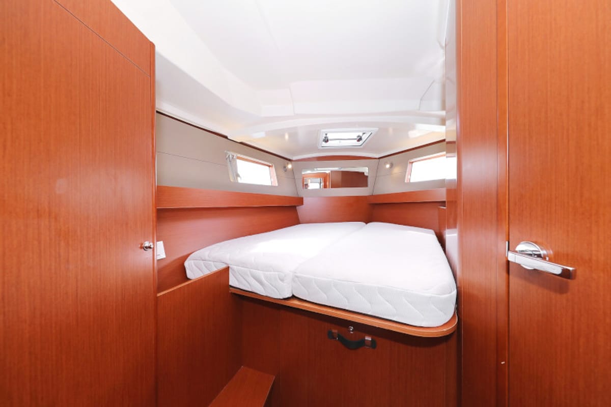 Cabin on Seven, a Beneteau Oceanis 41.1 sailboat at Zadar, Croatia