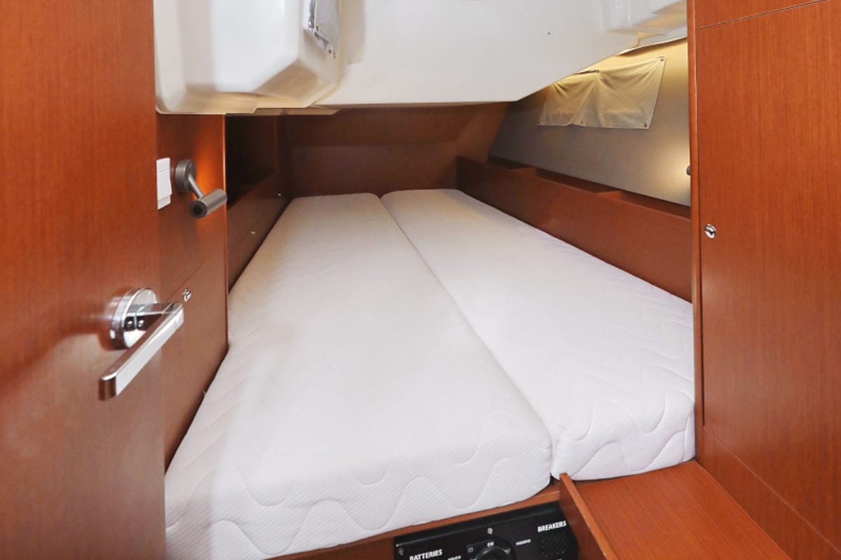 Cabin on Seven, a Beneteau Oceanis 41.1 sailboat at Zadar, Croatia