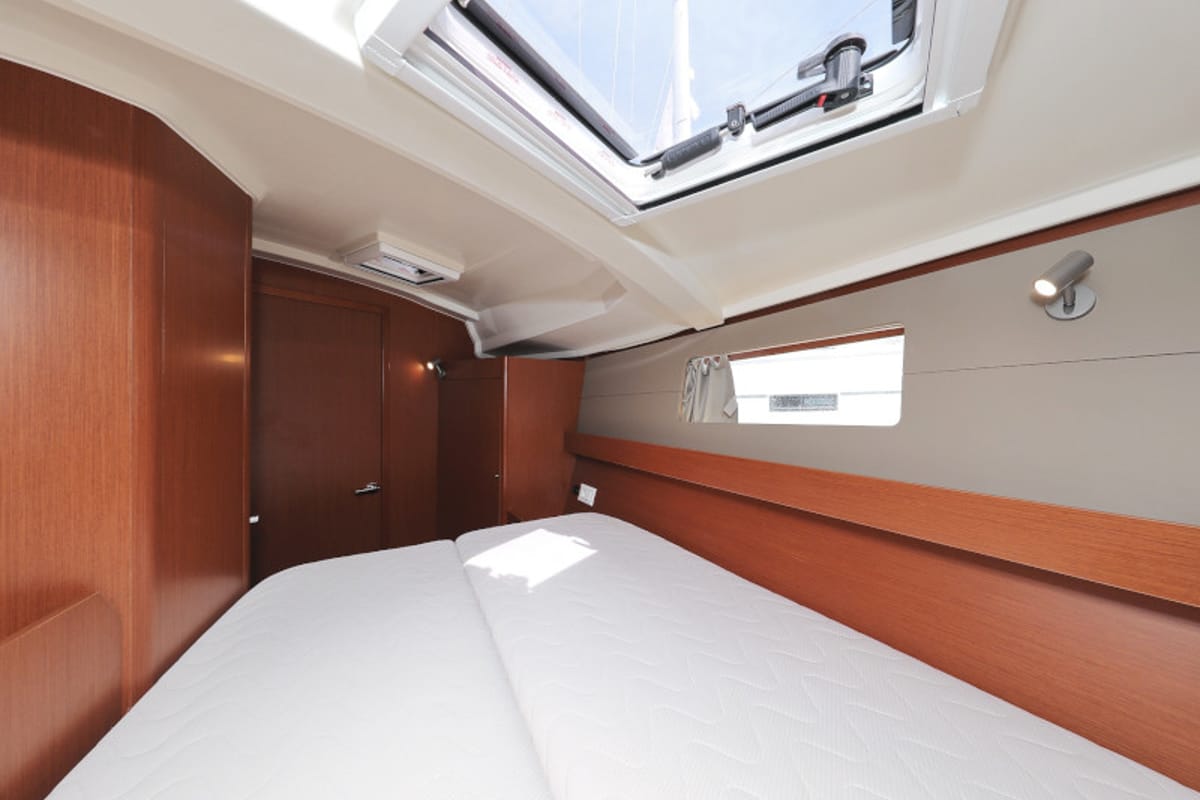 Cabin on Seven, a Beneteau Oceanis 41.1 sailboat at Zadar, Croatia