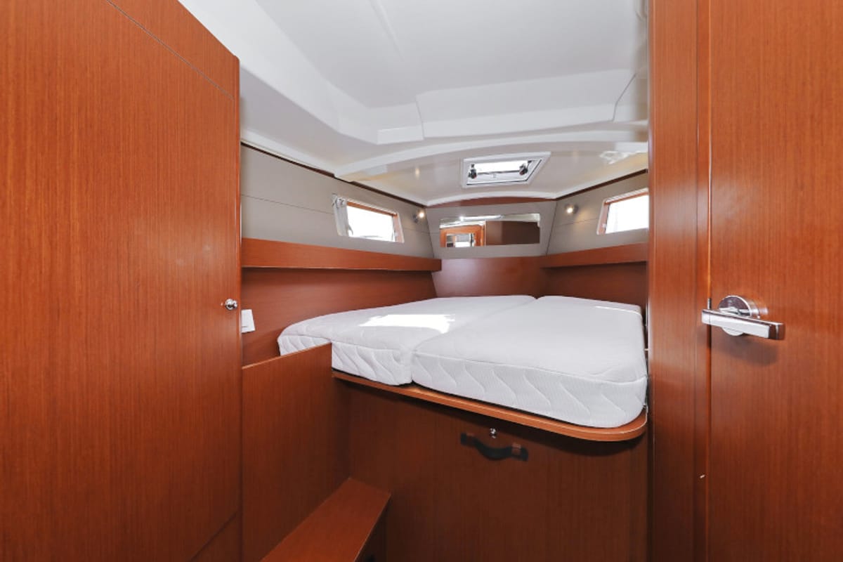 Cabin on Seven, a Beneteau Oceanis 41.1 sailboat at Zadar, Croatia
