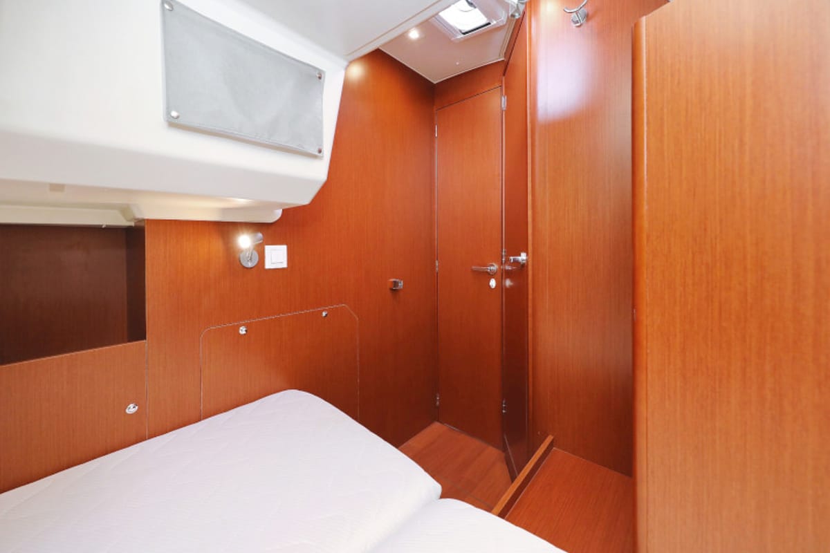 Cabin on Seven, a Beneteau Oceanis 41.1 sailboat at Zadar, Croatia