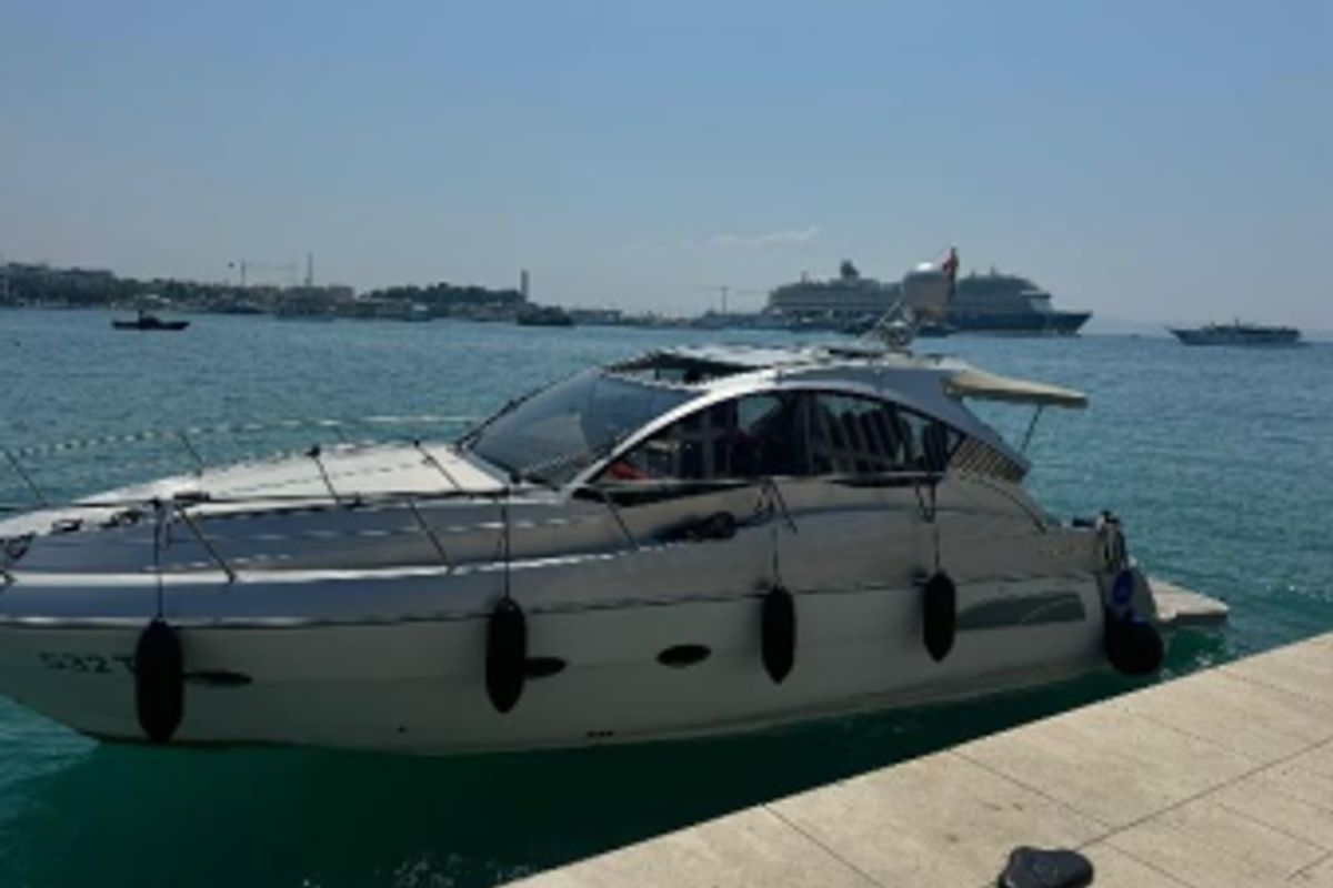 Exterior view of Marta V, a Grginić jahte Mirakul 40 yacht at Split, Croatia