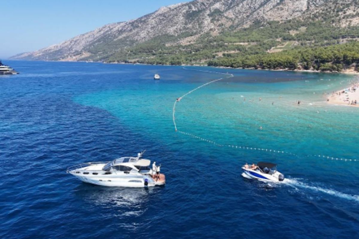 Exterior view of Marta V, a Grginić jahte Mirakul 40 yacht at Split, Croatia