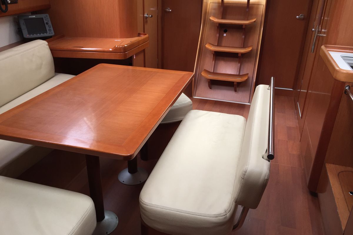 Salon of Silly Shark (GND), a Beneteau Oceanis 43 sailboat at Grand Anse, Grenada