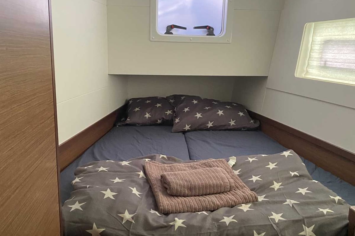 Cabin on Wave elli, a Lagoon 40 catamaran at Grad Trogir, Croatia