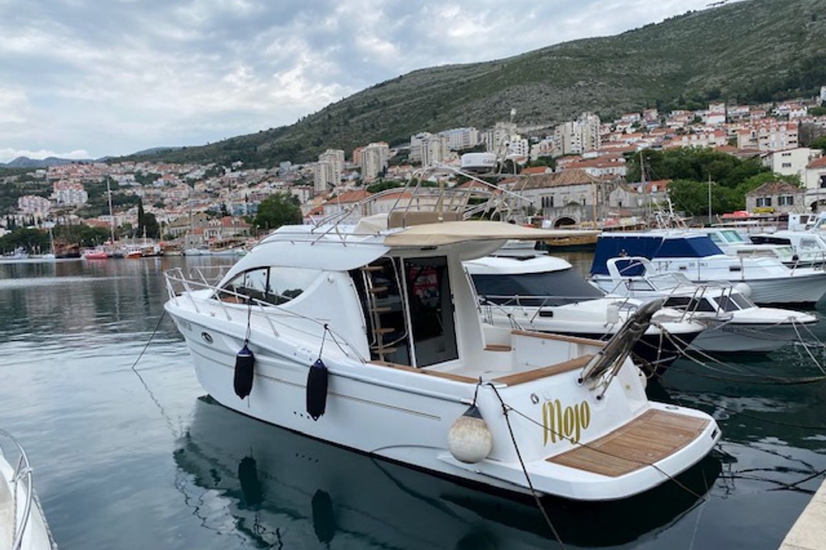 Exterior view of Norah, a Sessa Marine Sessa Dorado 32 motorboat at Zadar, Croatia