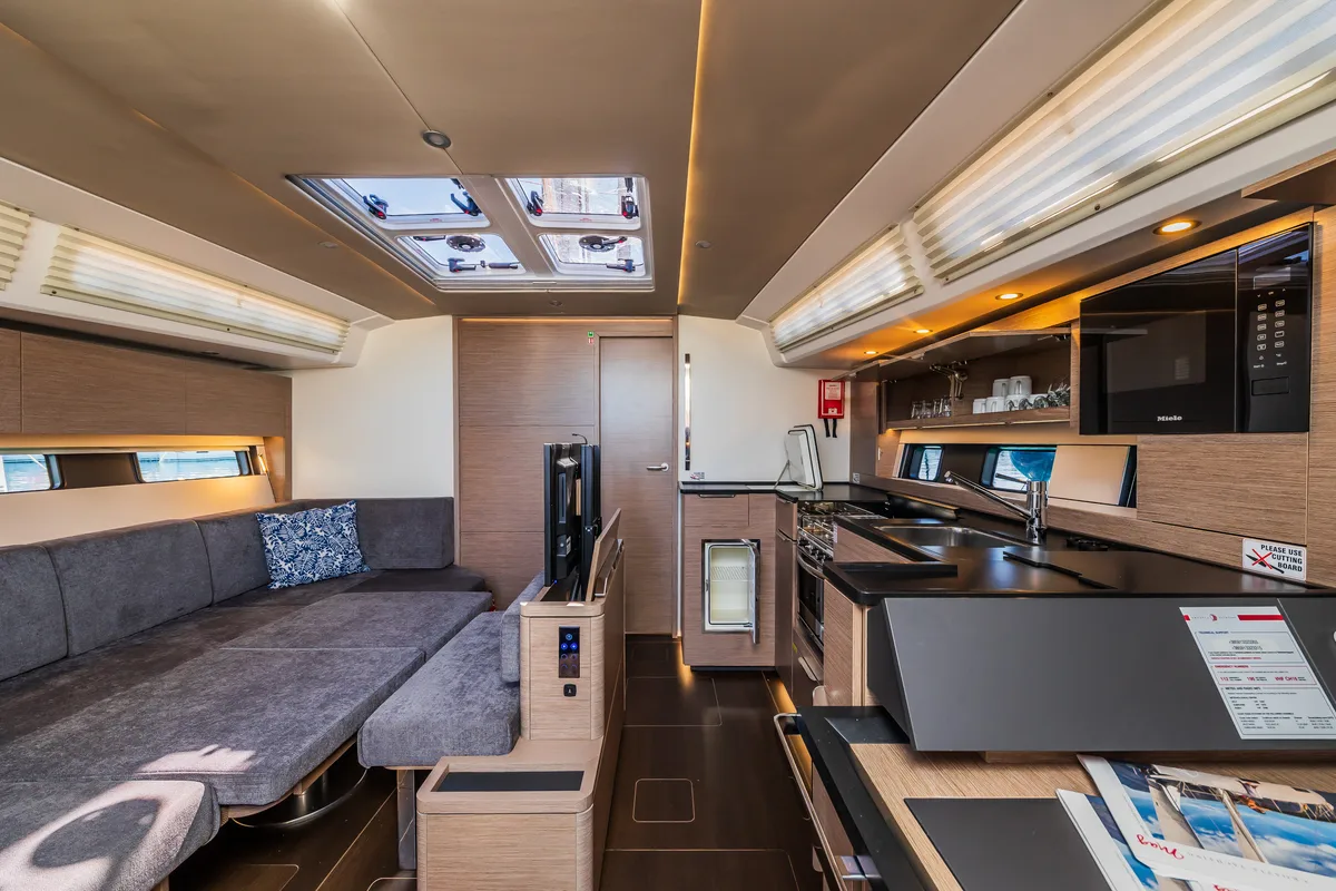 Salon of Pisch, a Hanse Yachts Hanse 460 sailboat at Grad Kaštela, Croatia