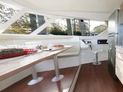 Salon of Vision3 - Comfort Plus 33, a Cygnet Vision 3 motorboat at Portiragnes, France