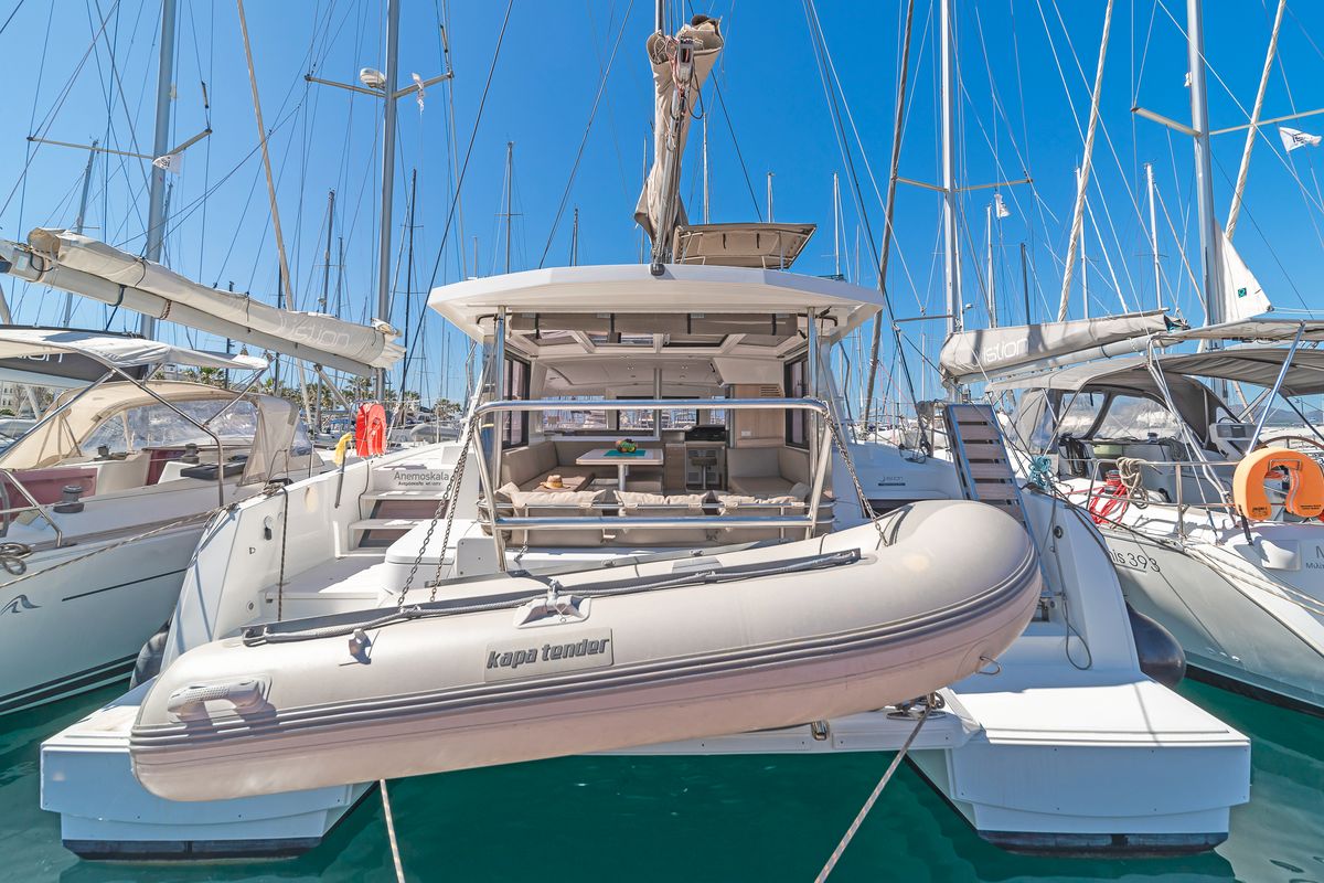 Exterior view of Anemoskala, a Bali 4.1 catamaran at Gouvia, Greece