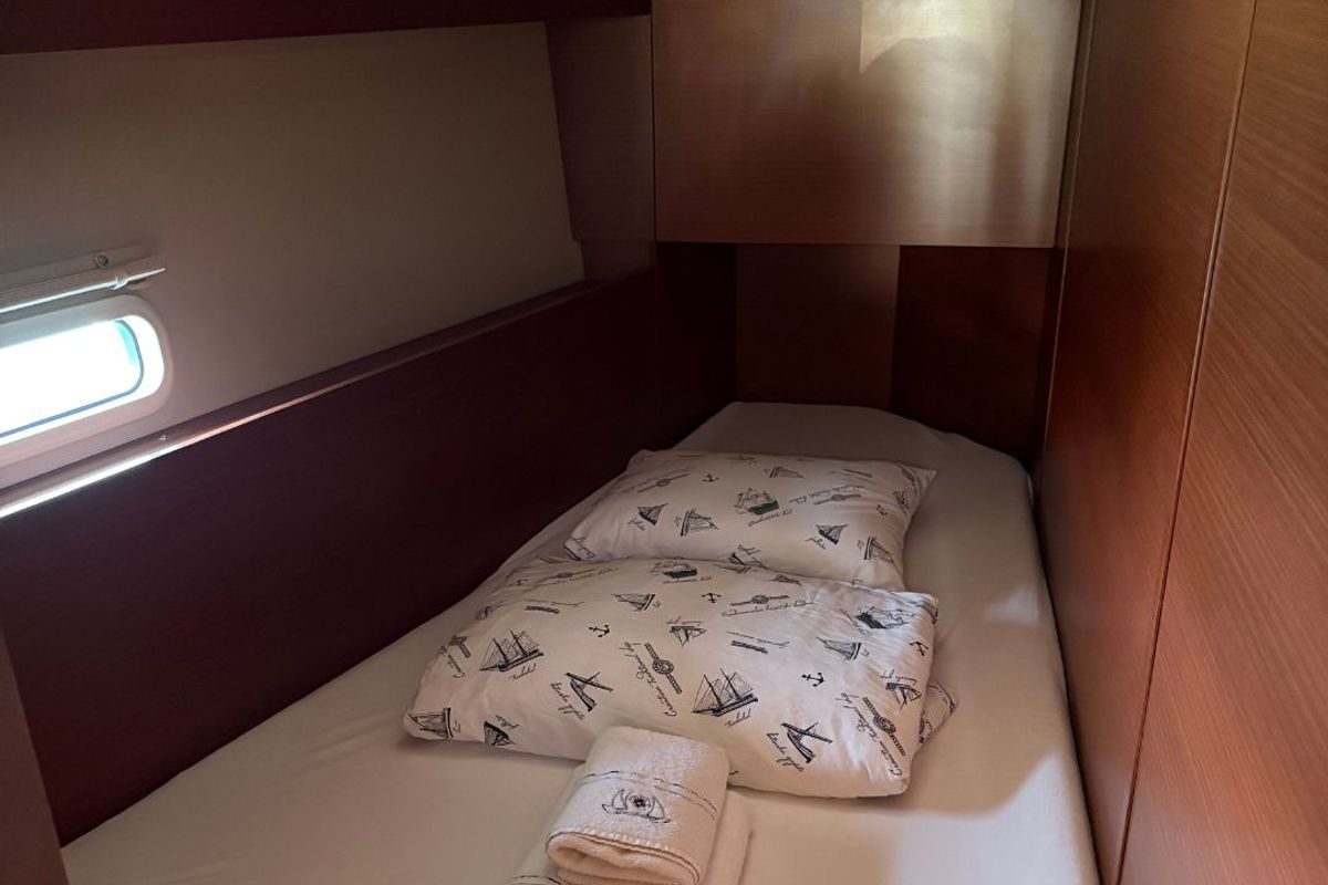 Cabin on Meryl, a Hanse Yachts Hanse 458 sailboat at Grad Kaštela, Croatia