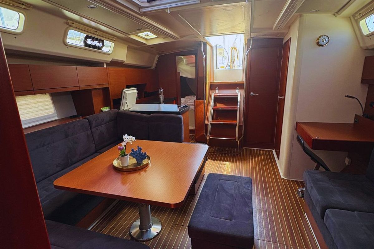 Salon of Meryl, a Hanse Yachts Hanse 458 sailboat at Grad Kaštela, Croatia